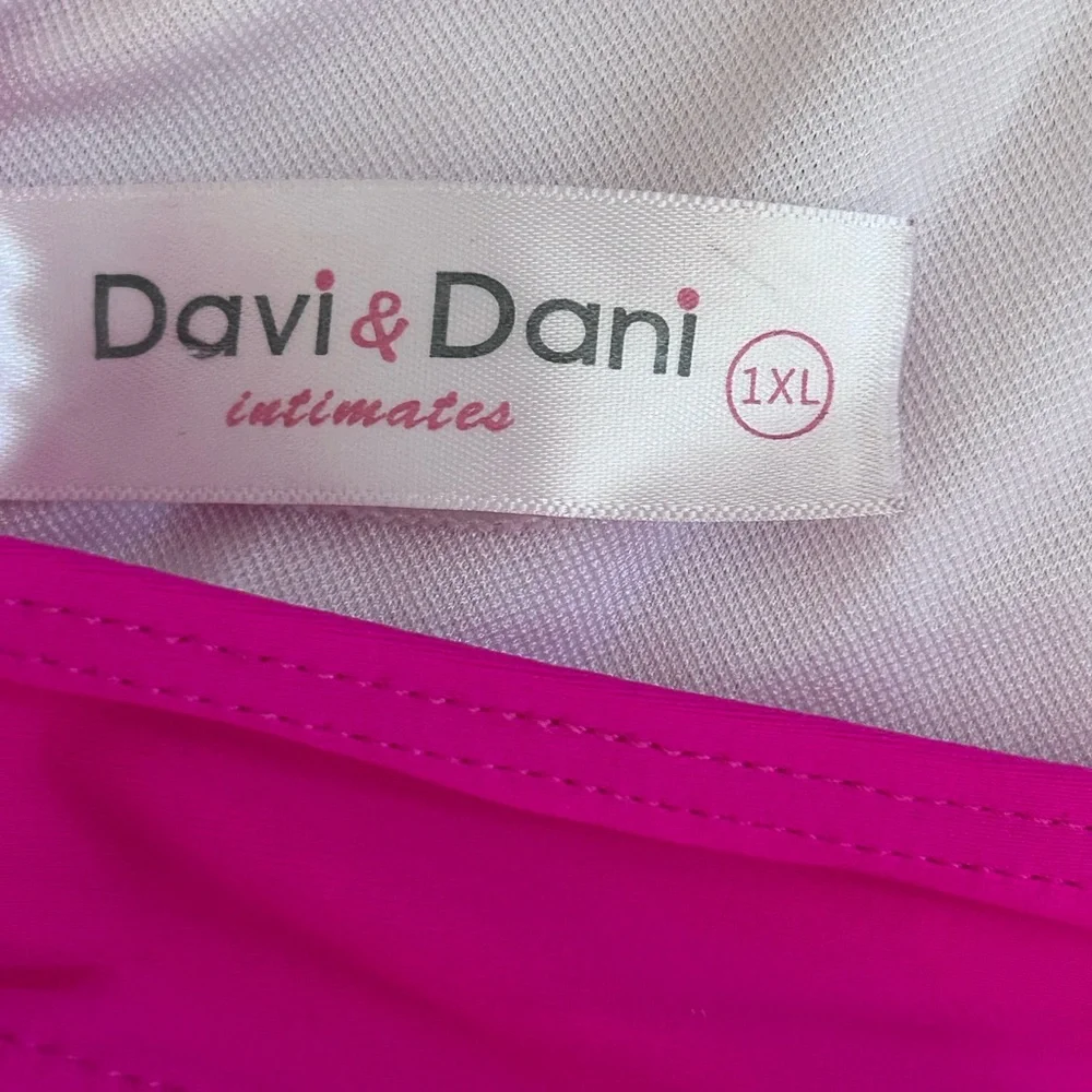 DAVI & DANI Hot Pink and Orange Cutout One-Piece Swimsuit Plus 1XL NWOT - Picture 5 of 7